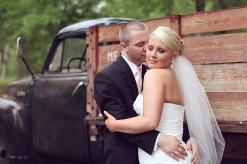 счастливые молодожены